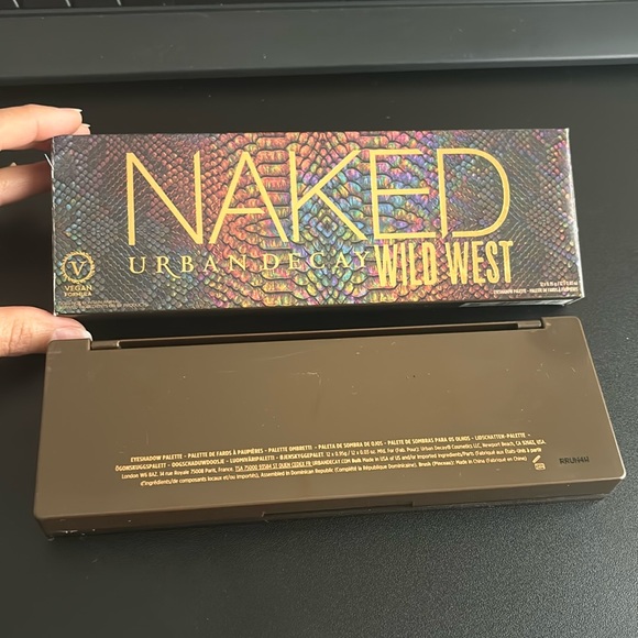 Urban Decay Naked Eyeshadow Palette NIB - Picture 5 of 10